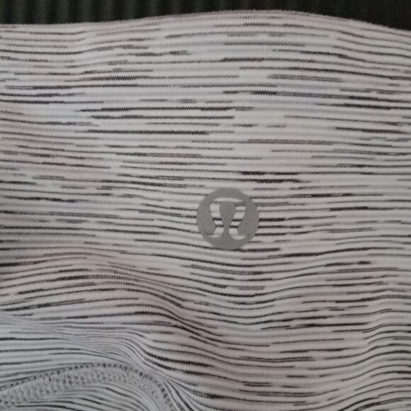 Lululemon Athletica Gray Leggings with Stretchy Knit Fabric - Picture 3 of 7